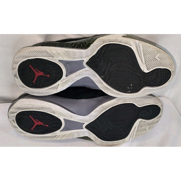 Air Jordan CP3 VIII Black with Red Accents Size US 9.5 EU 43 684855-001 - Picture 7 of 7